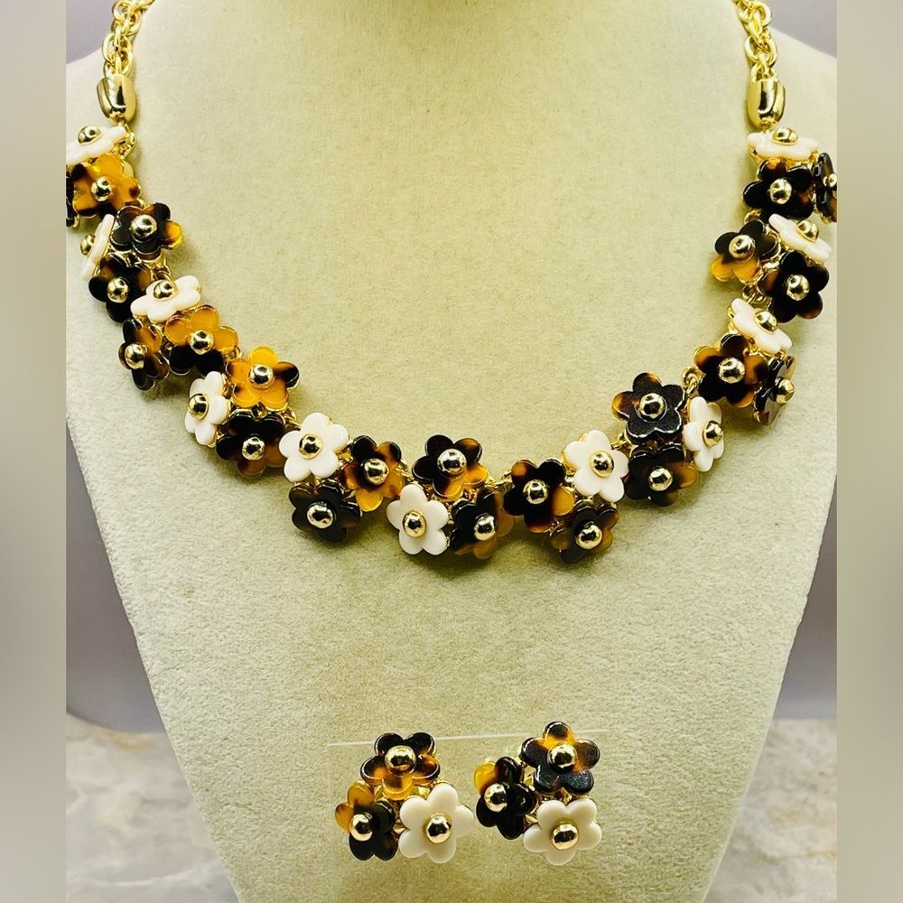 Talbots Cluster of Flowers Necklace and Earring Set. Gold, Black, and Cream